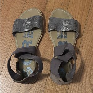 Sorrel Sandals shimmery taupe band and cross-ankle style